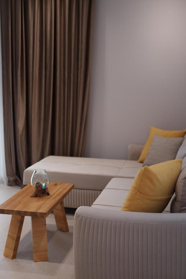 Seahana Apartment Himare Esterno foto