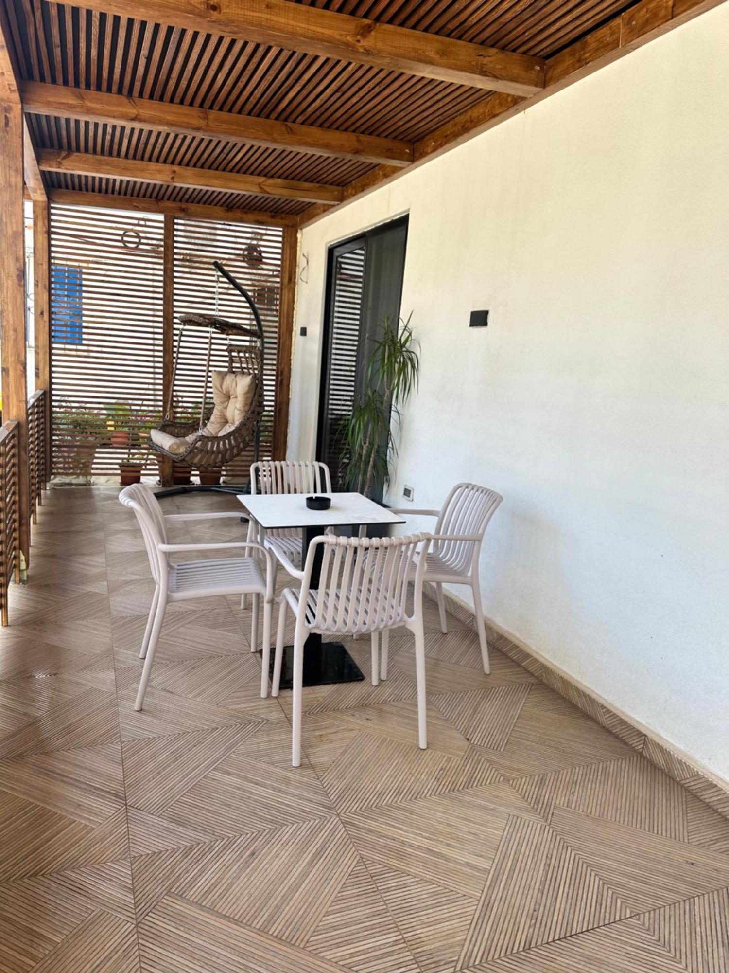 Seahana Apartment Himare Esterno foto